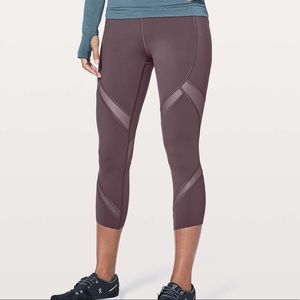 Lululemon On Pace Crop